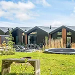 Panoramic Retreat With Pool Sjolund