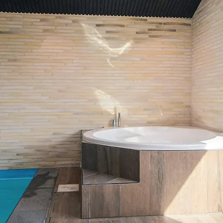 Panoramic Retreat With Pool * Sjolund